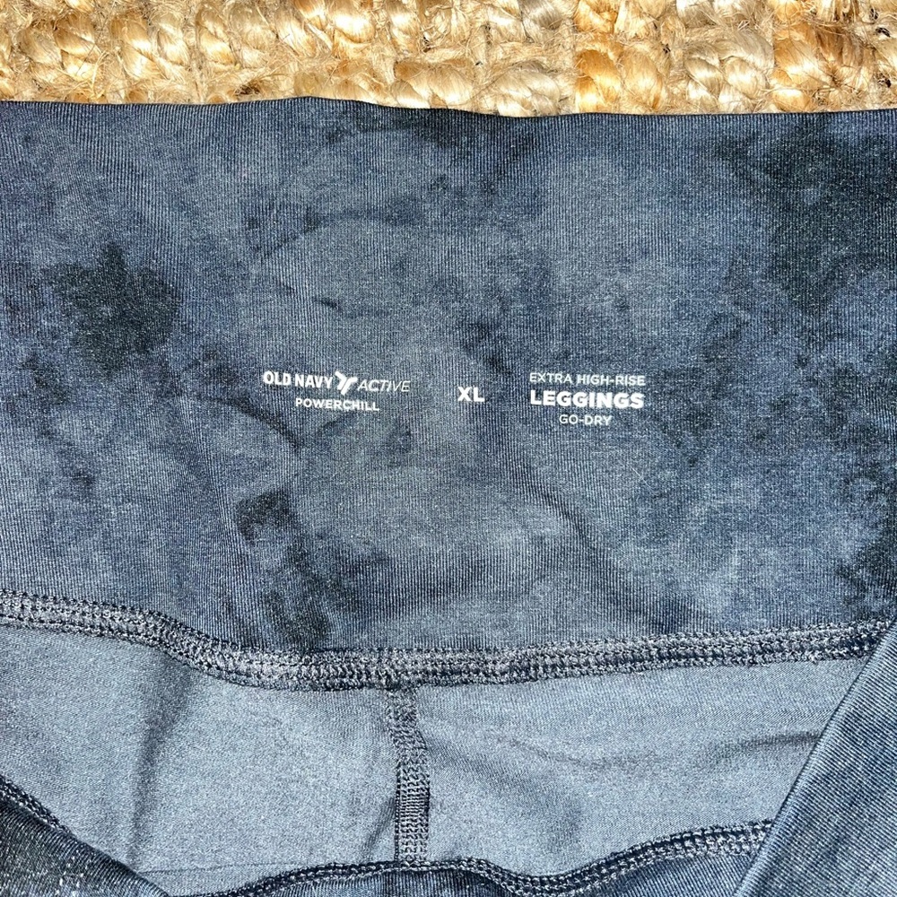 Old Navy Black Tie-Dye Hightise Workout set - leggings and top XL - Picture 2 of 4